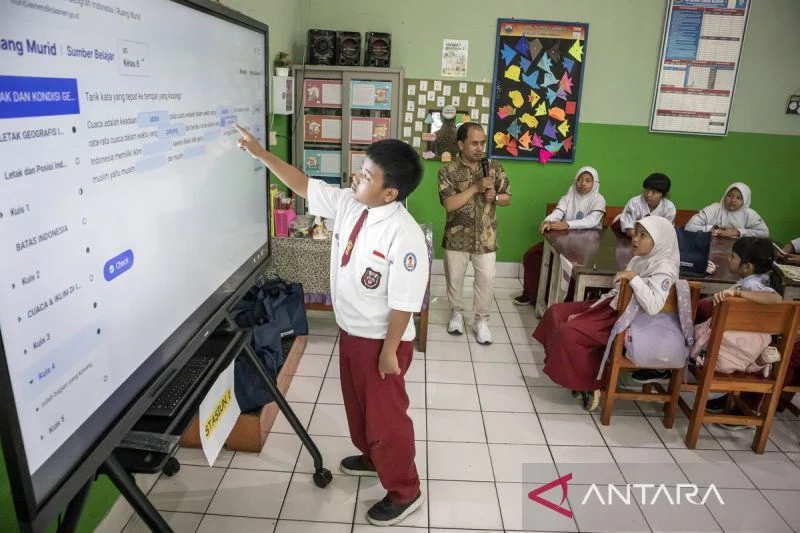 Prioritas Pendidikan: Sejahterakan Guru atau Layar Pintar?