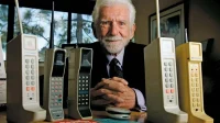 Sejarah Penemu Handphone yang Mengubah Dunia
