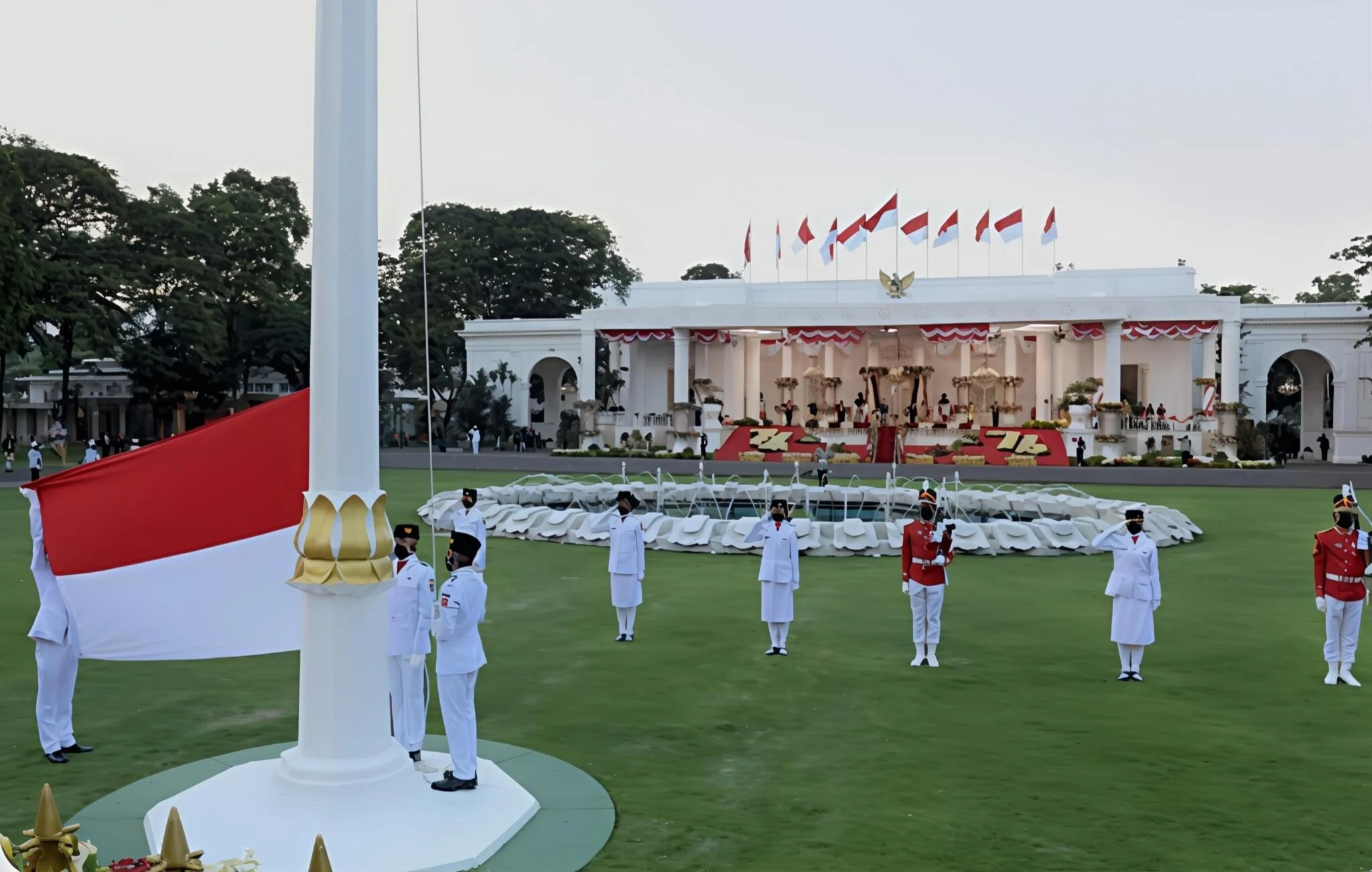 Siswa Madrasah Sidoarjo Minta Ikut Upacara 17 Agustus di Istana
