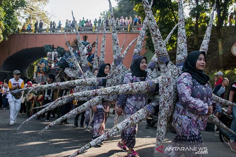 Tindak Lanjut Kirab Budaya Jawa Barat: KDM Siap Tata Fasilitas Seni dan Budaya