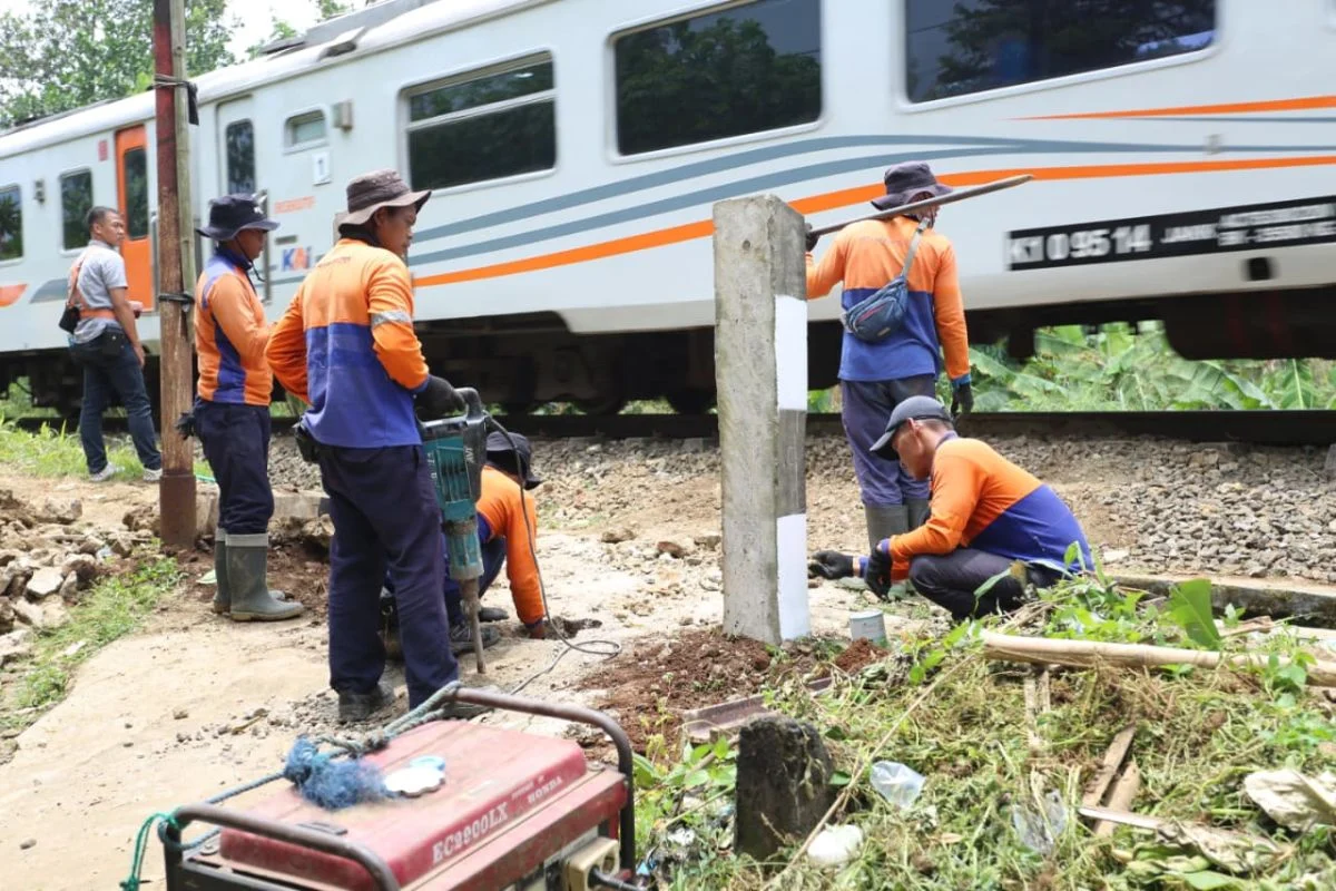 Tindakan Cepat KAI Jakarta: Menutup Perlintasan Liar untuk Mencegah Kecelakaan