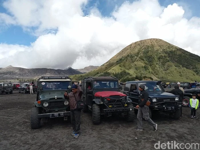 Tragedi di Kawasan Gunung Bromo: Jip Wisatawan Terjun Bebas ke Tebing