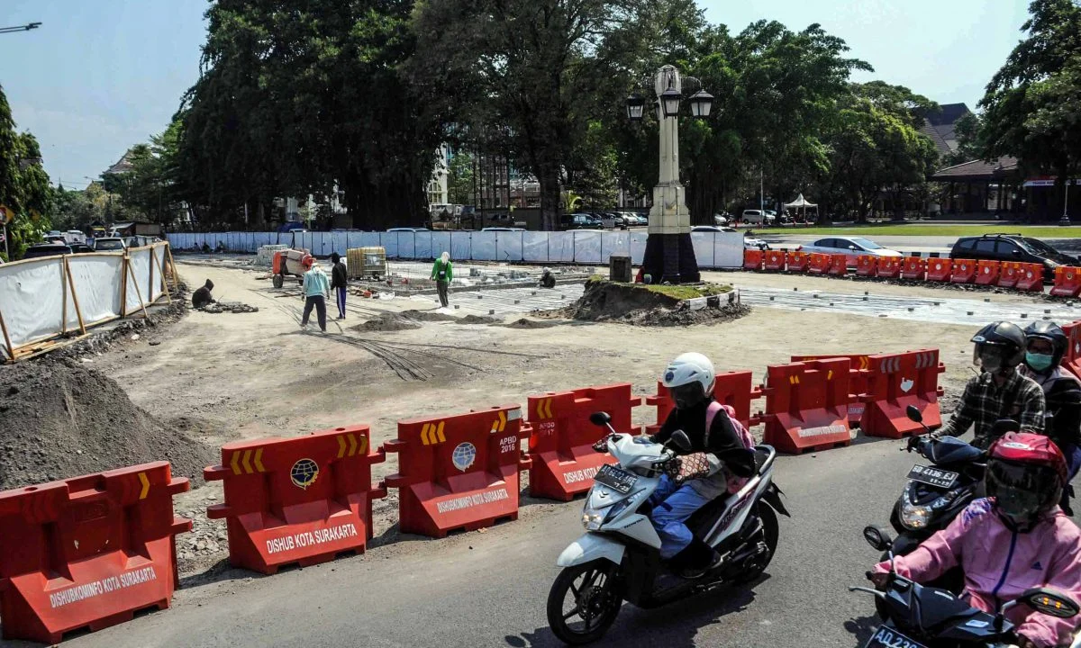 Demo Mahasiswa di Jalan Jenderal Sudirman: Penutupan Total dan Dampaknya