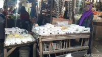 Dolar AS Mencapai Rp18.000, Purbaya Dicurhati Perajin dan Pedagang Tahu Tempe