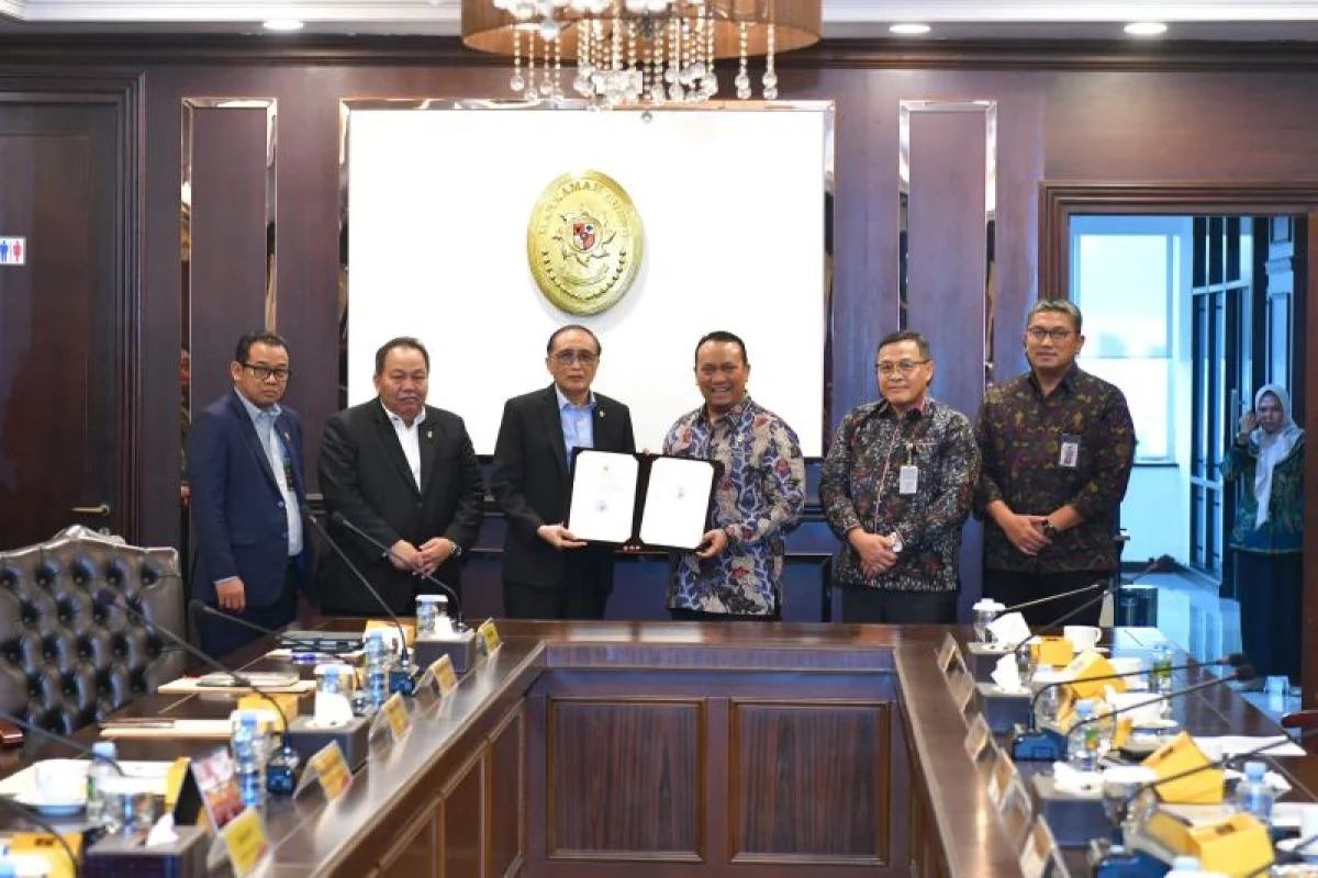 Jaksa KPK Selidiki Hubungan Bos Blueray dengan Anggota BPK Nyoman Adhi