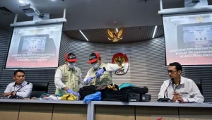 KPK Minta Bupati dan Sekda Kuansing Serahkan Diri Setelah Menangkap 10 Orang