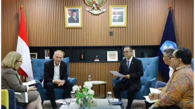 Mendiktisaintek Siap Pidanakan Sindikat Pemalsu Riset Internasional Mendiktisaintek Siap Pidanakan Sindikat Pemalsu Riset Internasional