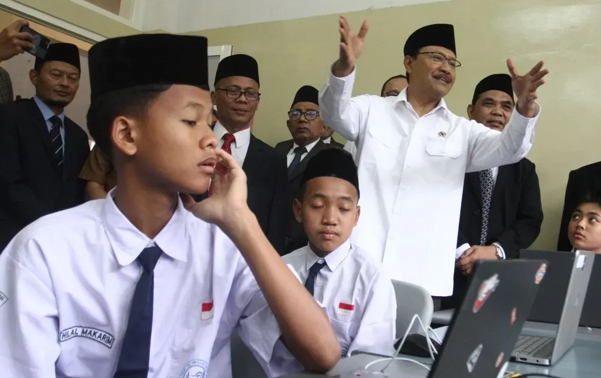Pelibatan Taruna Akmil di Sekolah Rakyat: Gus Ipul Jelaskan Tujuan Pembinaan