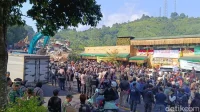 Pembongkaran Kios Ilegal di Puncak Cianjur, Upaya Mengatasi Macet dan Semrawut Pembongkaran Kios Ilegal di Puncak Cianjur, Upaya Mengatasi Macet dan Semrawut