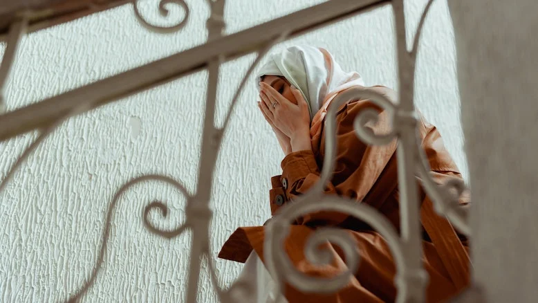 Pentingnya Menghindari Air Mata pada Jenazah: Alasan Hukum dan Hadits Rasulullah SAW