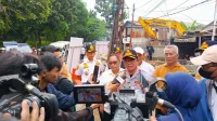 Penutupan Rute Arah Depok Menuju Jalan Ambles di Lenteng Agung Penutupan Rute Arah Depok Menuju Jalan Ambles di Lenteng Agung