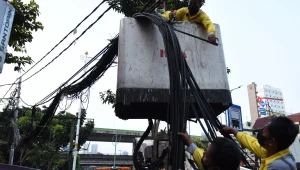 Percepatan Penataan SJUT untuk Mencegah Kecelakaan Kabel
