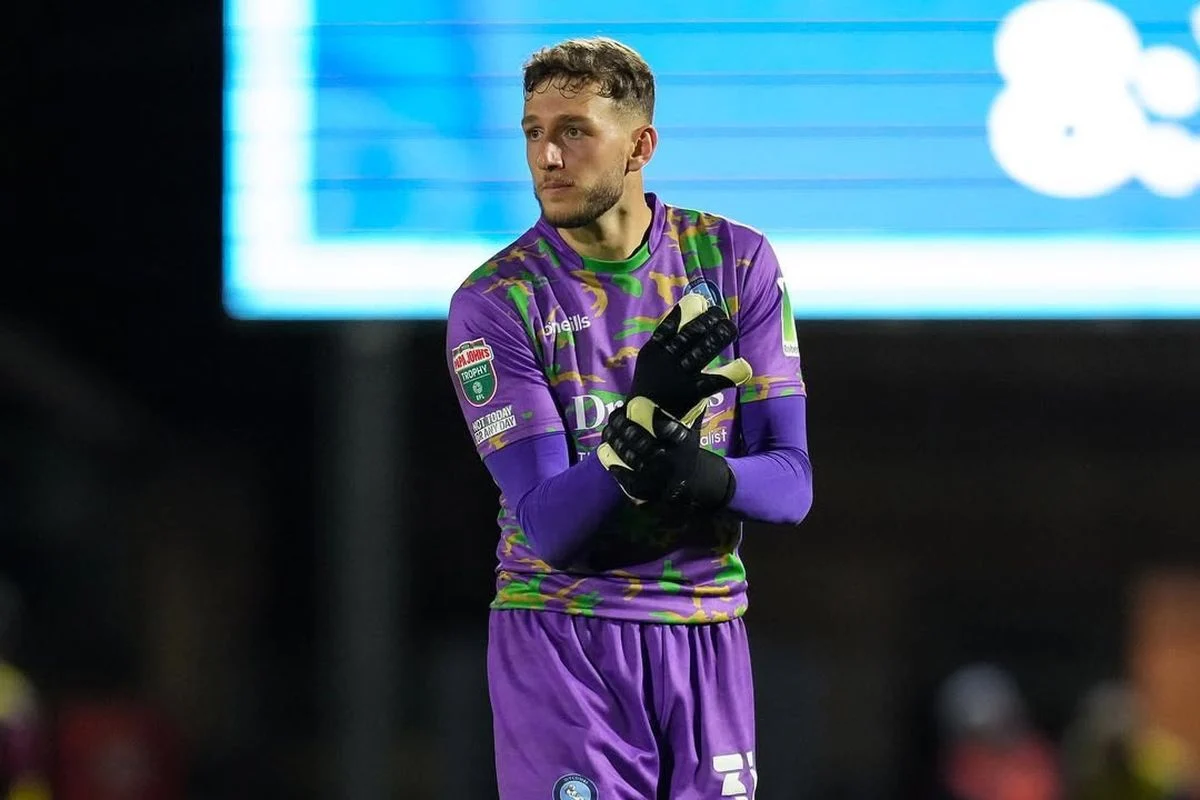 Persib Bandung Lepas Adam Przybek, Kiper Asal Wales Resmi Tinggalkan Maung Bandung
