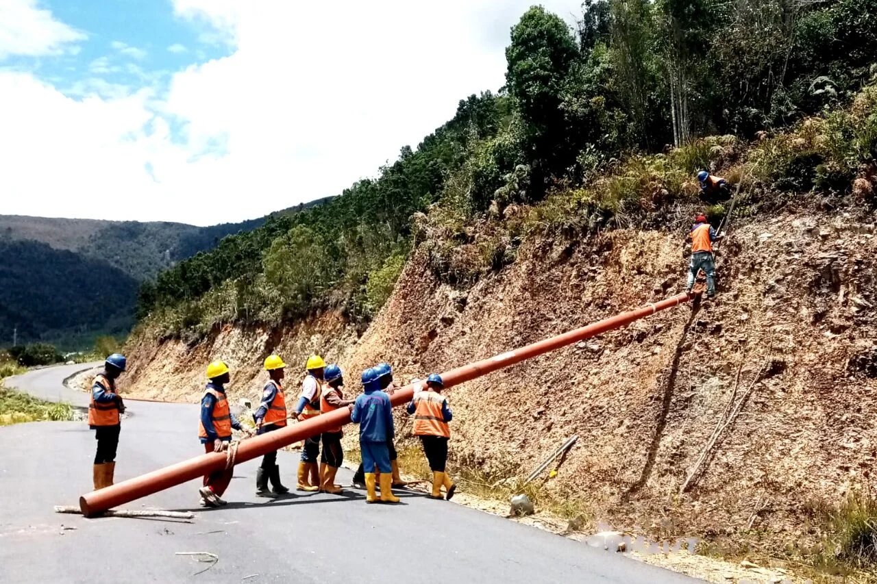 PLN Sukses Hadirkan Listrik 24 Jam di Pegunungan Arfak, Papua Barat