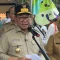 Pramono Anung dan Cinta Laura Bergandengan Tangan untuk Pilah Sampah Jakarta