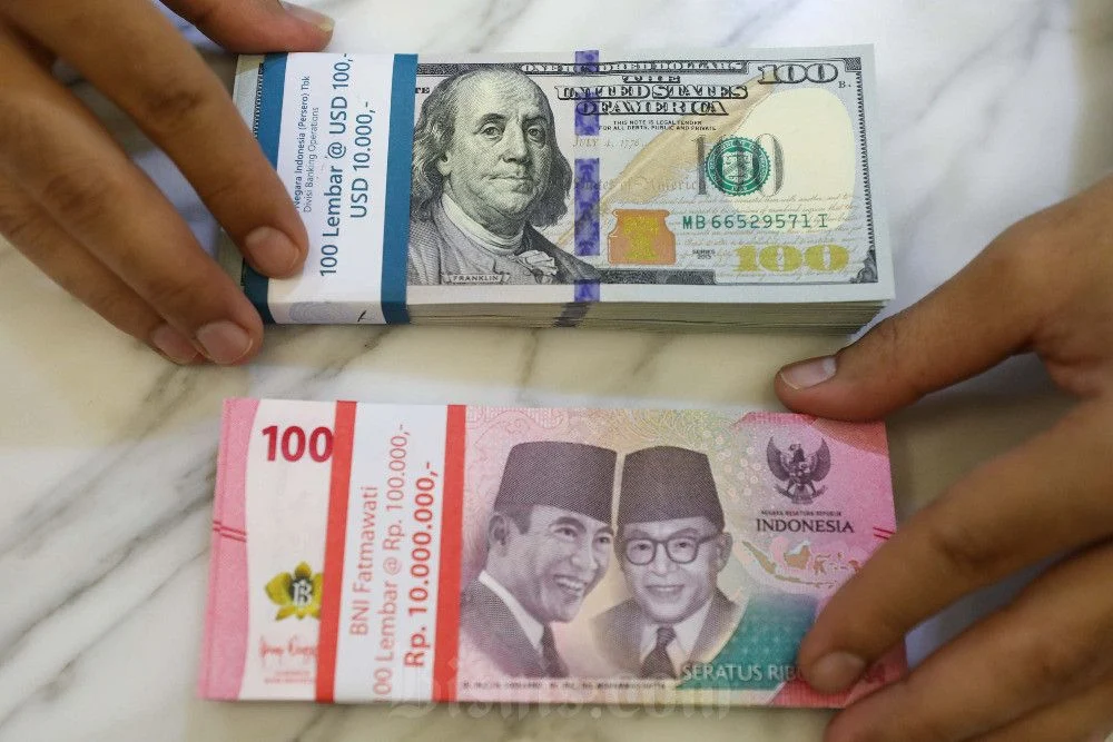 Rupiah Melemah, Ekonom: Belum Tampak Kepercayaan Pasar