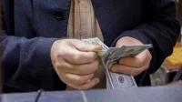 Rupiah Melemah Tipis Terhadap Dolar AS Akibat Sentimen Hawkish The Fed