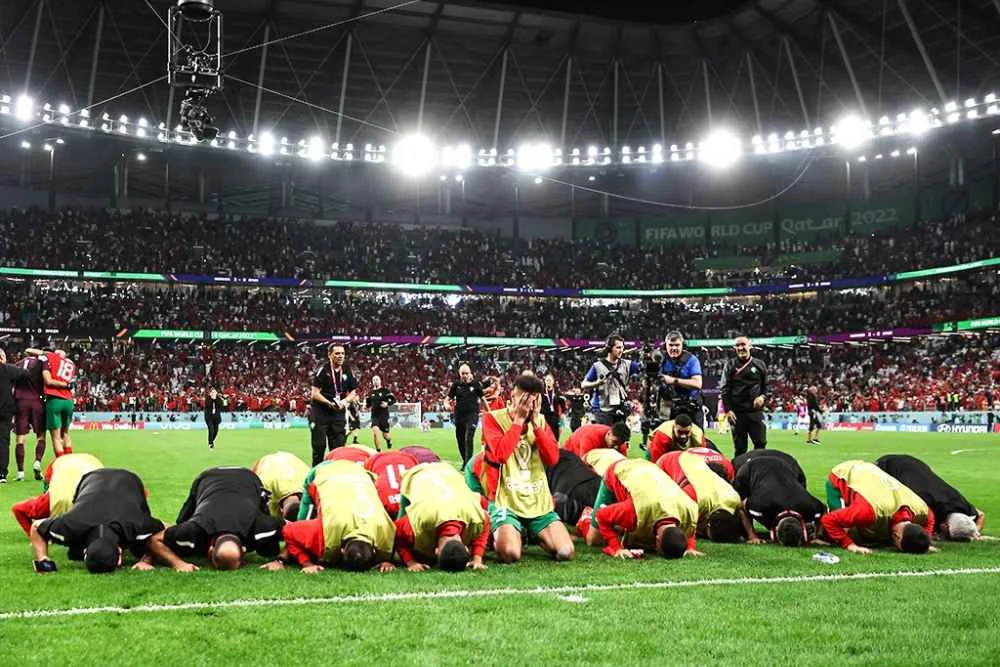 Yasin Ayari: Sujud Syukur di Tengah Lapangan Setelah Gol Spektakuler di Piala Dunia 2026