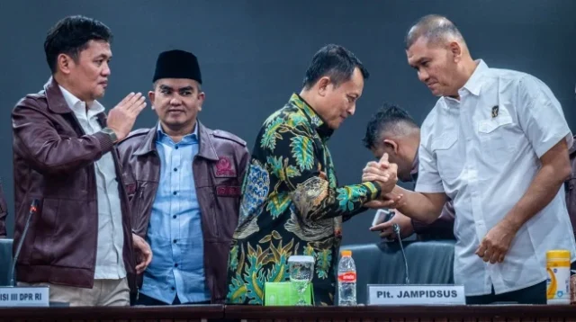 DPR Bakal Awasi Kasus Eks Jampidsus Febrie, Tak Mau Emas Ditukar Coklat