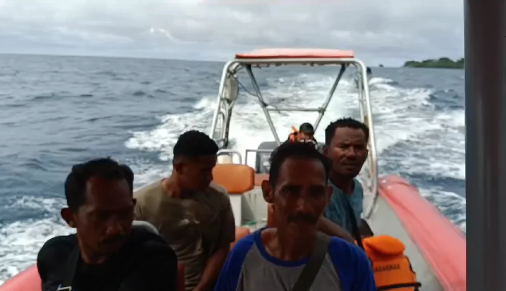 Dua Penumpang KM Nurul Salsa Ditemukan Selamat Setelah Mengalami Hanyut Berhari-hari di Laut