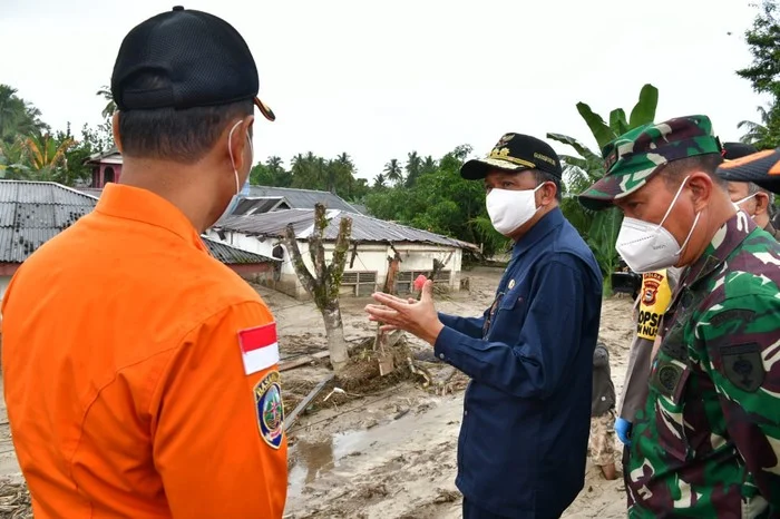 Gubernur Sulsel Perkuat Penanganan Banjir di Luwu Utara dengan Membangun Tanggul