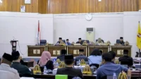 Gubernur Sulsel Sampaikan Ranperda Pertanggungjawaban APBD 2025: Komitmen Transparansi Keuangan Daerah Gubernur Sulsel Sampaikan Ranperda Pertanggungjawaban APBD 2025: Komitmen Transparansi Keuangan Daerah