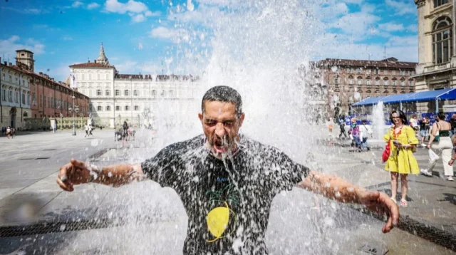 Italia Menghadapi Gelombang Panas Ekstrem, Suhu Udara Mencapai 45 Derajat Celsius Italia Menghadapi Gelombang Panas Ekstrem, Suhu Udara Mencapai 45 Derajat Celsius