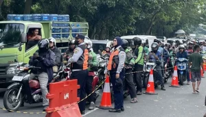 Kemacetan Parah di Koridor 13 Transjakarta, Rute Dipangkas dan Halte Ditutup