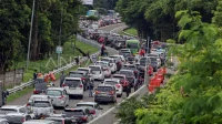 Kepadatan Kendaraan di Jalur Wisata Puncak Bogor Mencapai 18.000 Kendaraan