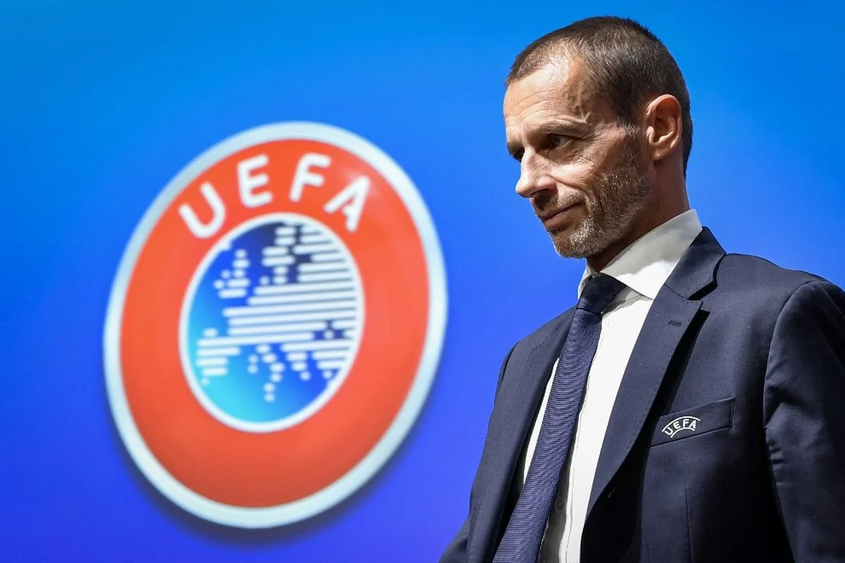 Klub Sepak Bola Merugi, Presiden Napoli Kritik UEFA dan FIFA