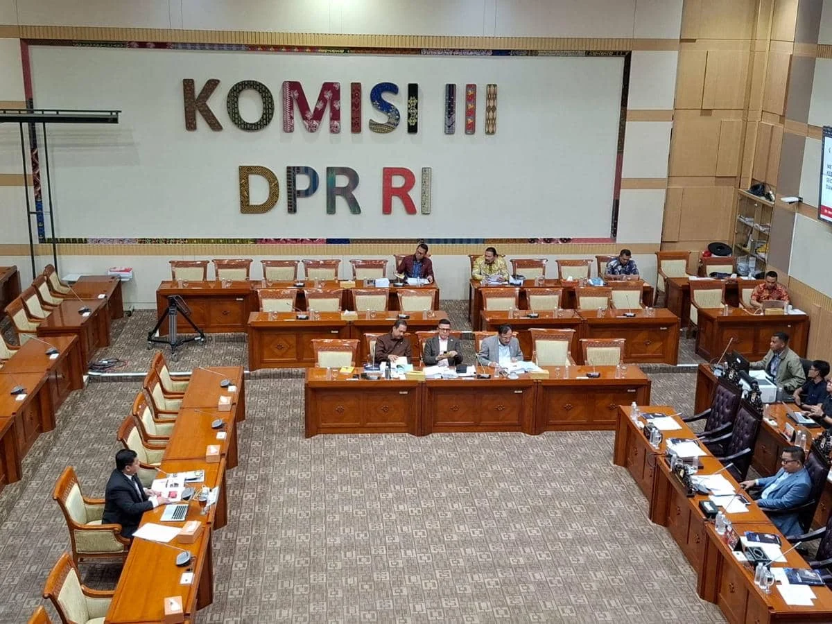 Komisi III DPR Desak TNI-Polri Bongkar Kasus Korupsi Batu Bara Rp5 Triliun