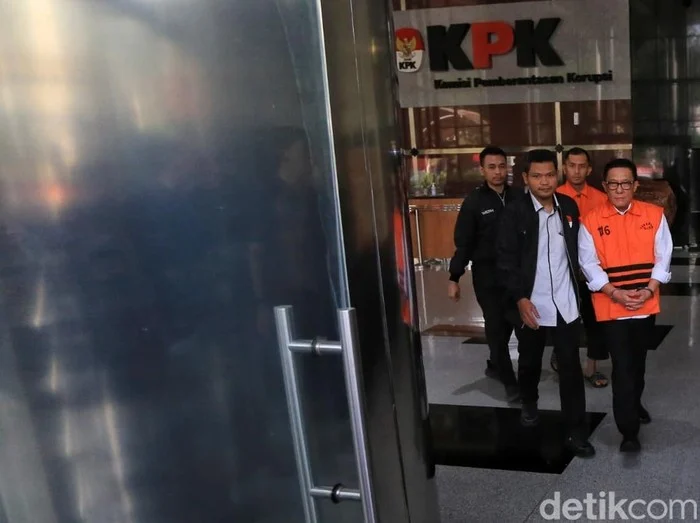 KPK Geledah Rumah Dirut PT AMGM Setelah OTT Bupati Lombok Barat