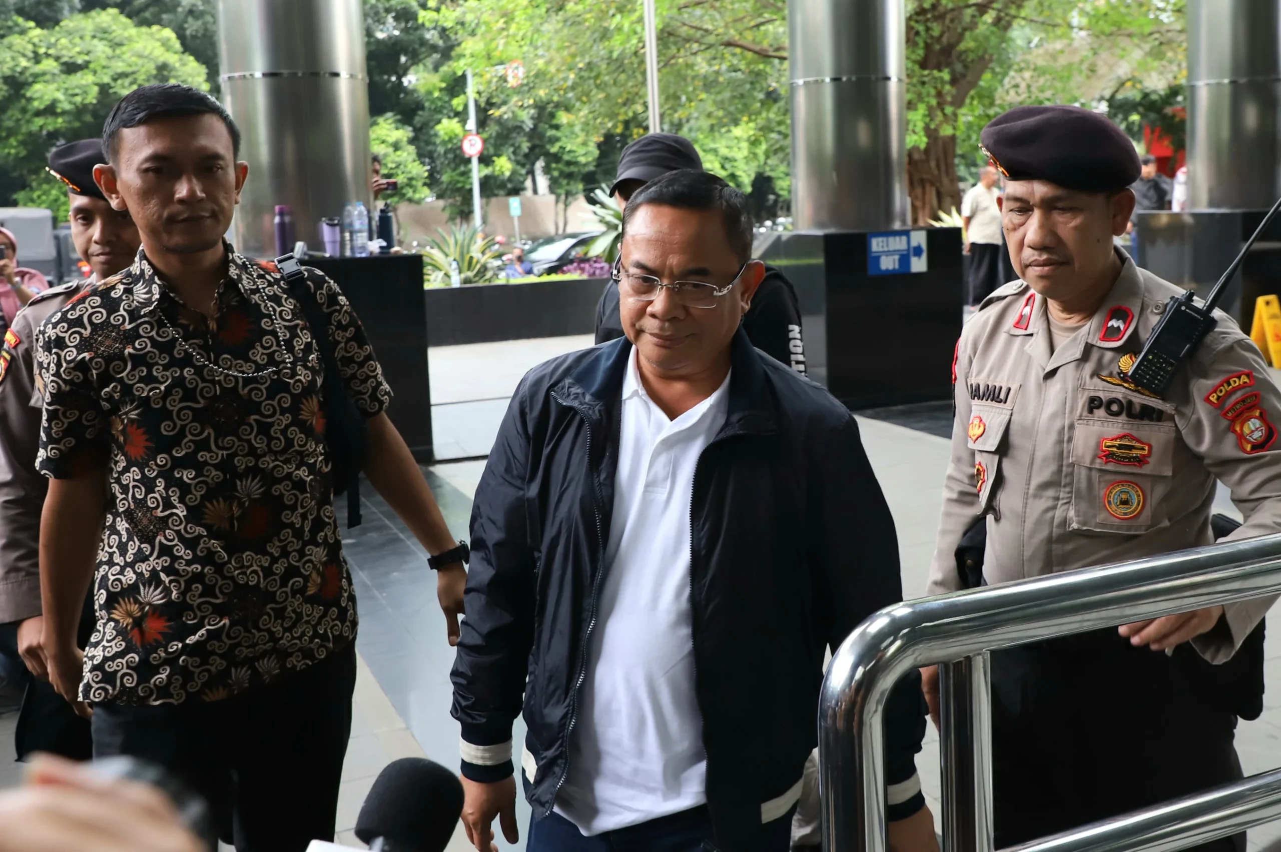 Operasi Tangkap Tangan KPK: Bupati Sukoharjo Etik Suryani Dituduh Pemerasan