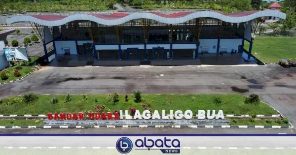 Pembangunan Bandara Bua Diperpanjang, Gubernur Sulsel Serahkan Ganti Rugi