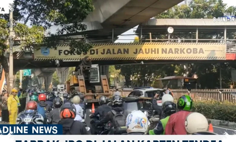 Pembongkaran JPO di Jalan Kapten Tendean, Arus Lalu Lintas Kembali Normal