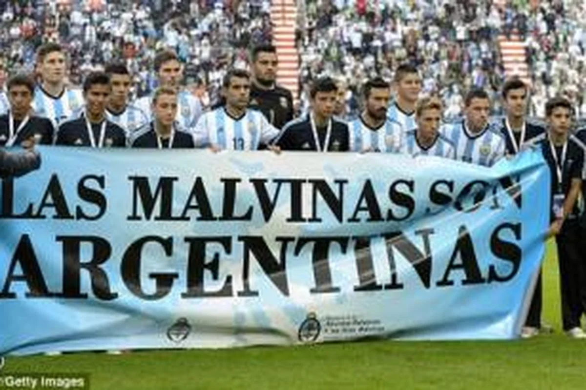 Selebrasi Politik Argentina Usai Tekuk Inggris: Bentangkan Spanduk Malvinas