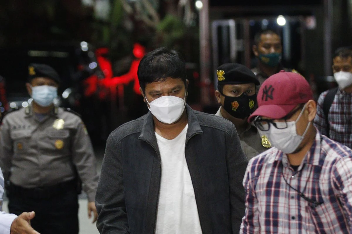 Skandal Amplop Mencurigakan: Bupati Kuansing Dalam Sorotan KPK