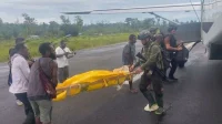 Tragedi di Timika: Jenazah Pilot AS Diterbangkan ke Jayapura Tragedi di Timika: Jenazah Pilot AS Diterbangkan ke Jayapura