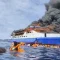 Cara Menyelamatkan Diri Saat Kapal Terbakar, Jangan Langsung Lompat ke Laut!