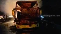 Kebakaran Bus Double Decker Gunung Harta di Tol Madiun-Nganjuk