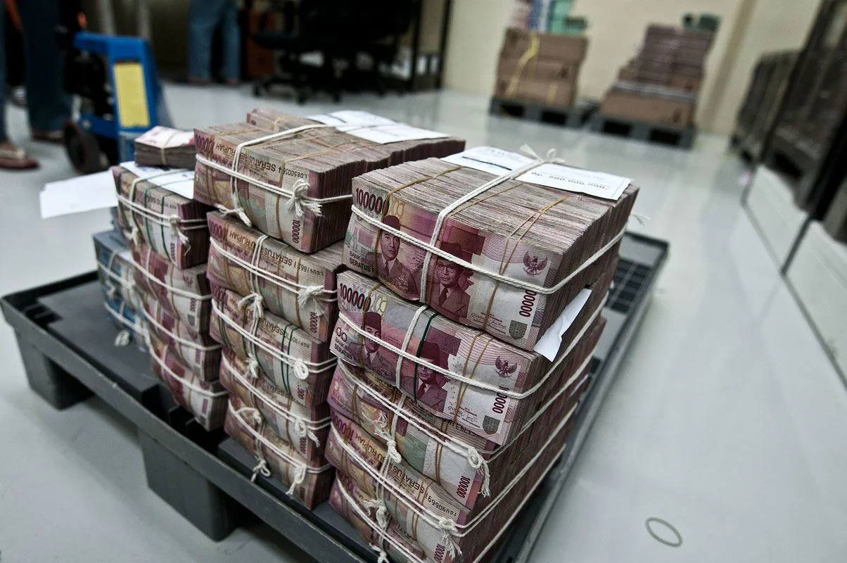 Ketika Tabungan Habis, Rakyat Pilih Pinjol Ilegal: Ada Gap Utang Rp1.650 Triliun
