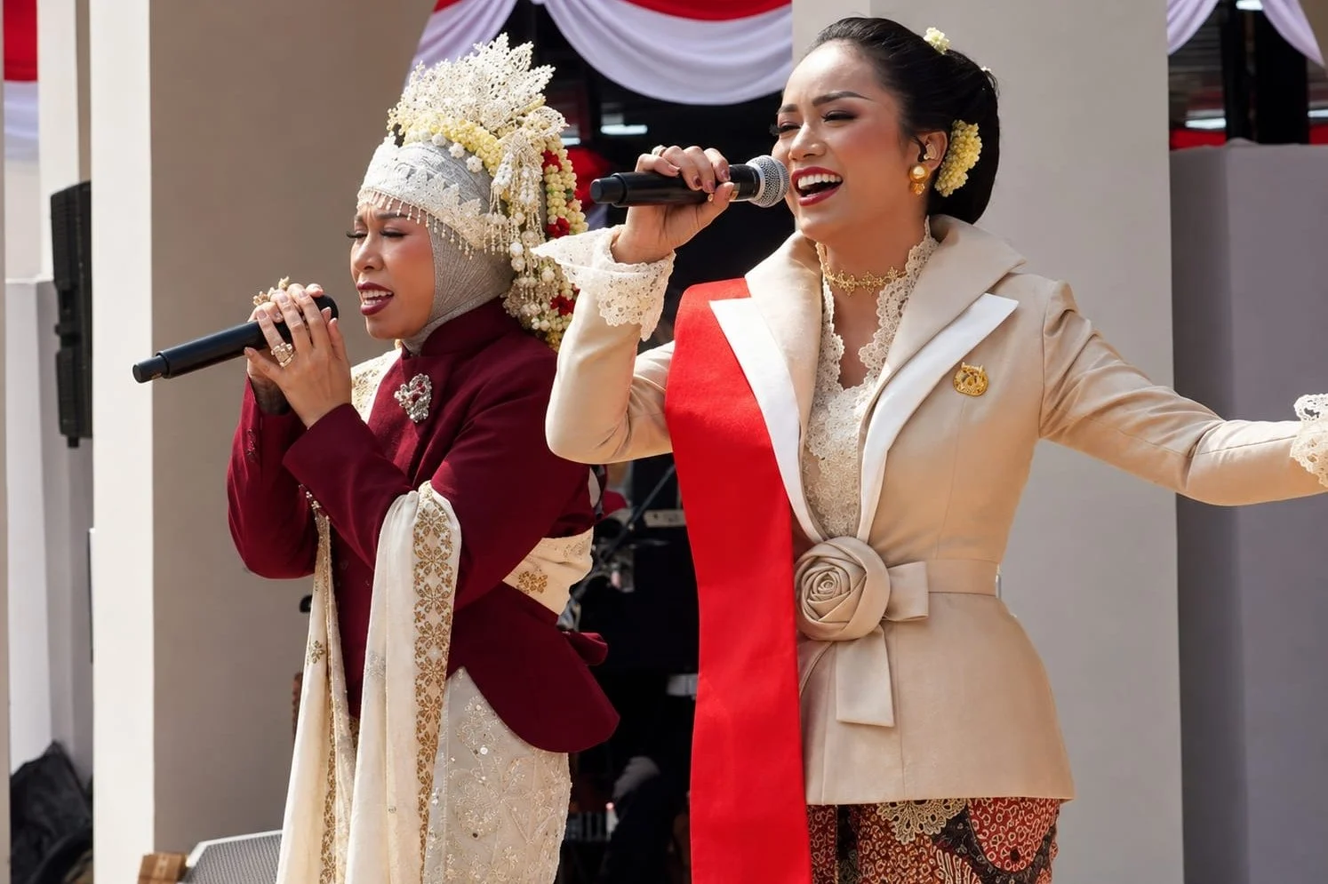 Kris Dayanti dan Melly Goeslaw Meriahkan HUT ke-81 RI dengan Duet Kompak