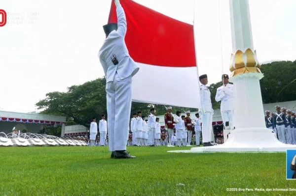 Paskibraka Indonesia Berdaulat Sukses Mengibarkan Merah Putih di Istana pada HUT ke-81 RI