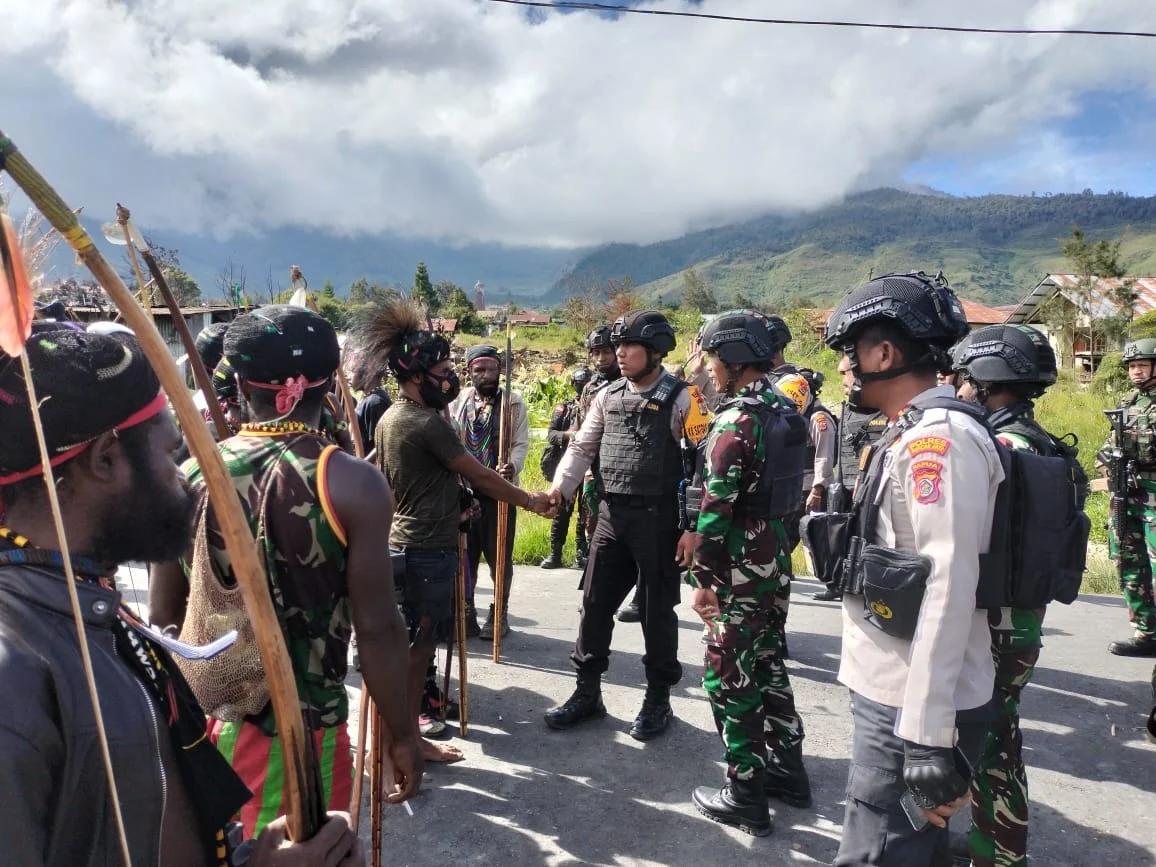Peran TNI-Polri di Papua: Lindungi Warga dan Menjaga Stabilitas Keamanan