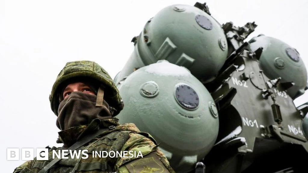 Prabowo Peringatkan Bahaya Senjata Nuklir di Timur Tengah